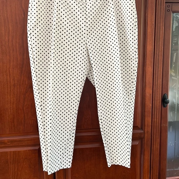 Chico’s so slimming new white and black polkadot pants - Picture 4 of 5